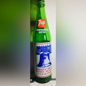 1975 Used 7 Up 16oz. Bottle 1776-1976 Bicentennial bottle